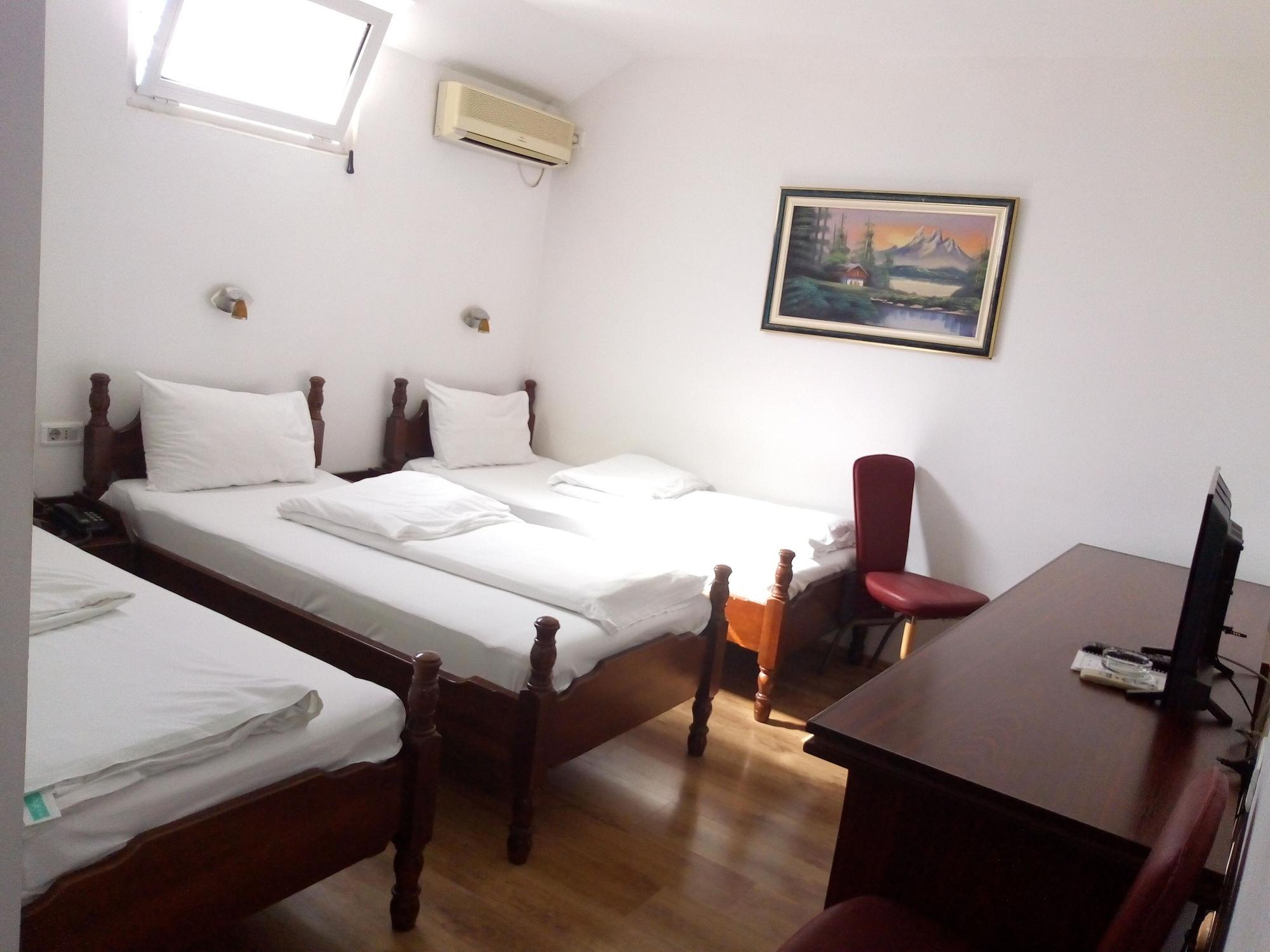 Hotel Evropa Podgorica Exterior photo